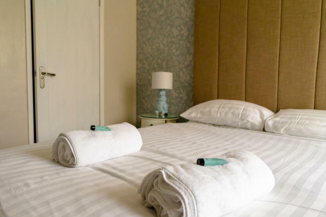 Wavecrest Hotel Holyhead Kültér fotó